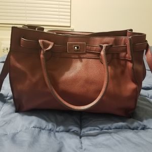 Medium tote style purse
